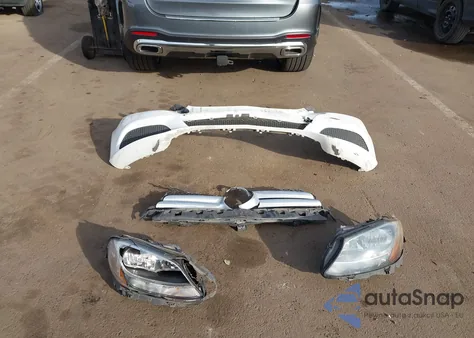 2018 Mercedes-Benz C 300 from USA, damaged, VIN 55SWF4JB9JU239712